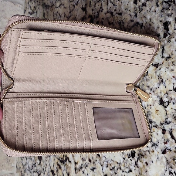 Michael Kors Ziparound Wallet - Picture 7 of 11